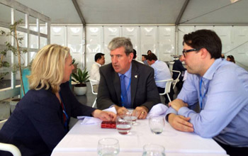 Minister David Heurtel and his counterparts, British Columbia Minister of Environment  Mary Polak and Ontario Minister of the Environment and Climate Change Glen Murray, engage in a lively and fruitful conversation about avenues for potential collaboration at the April 2015 Québec Climate Summit.
