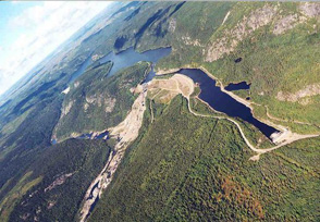 Vue aérienne du réservoir Outardes 3 - Photo Hydro-Québec