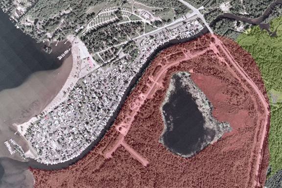Cette carte prsente le mme milieu. Il sagit dune carte de lIRDA (Institut de recherche et de dveloppement en agroenvironnement). Le rouge indique que la zone est <br> trs mal draine . Les milieux humides se trouvent gnralement sur ce type de sol.