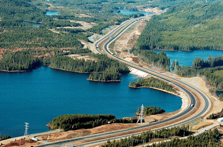 Autoroute à quatre voies